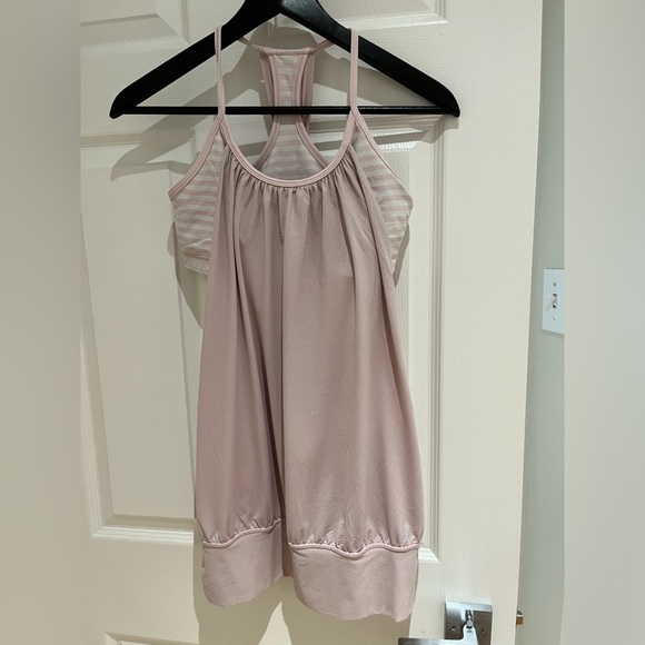 Lululemon Tank - Older Style - Size 8 - Picture 1 of 6